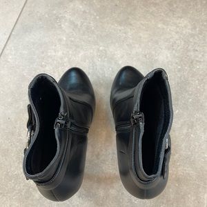 Charles David Black Ankle Booties Size 7.5